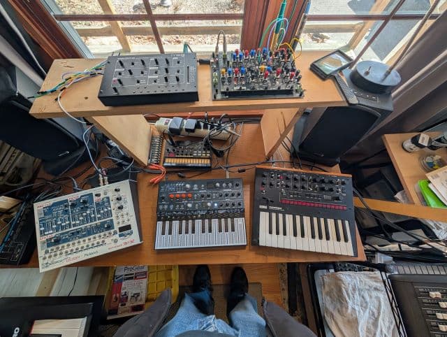 A Live Techno Setup with Bread Modular